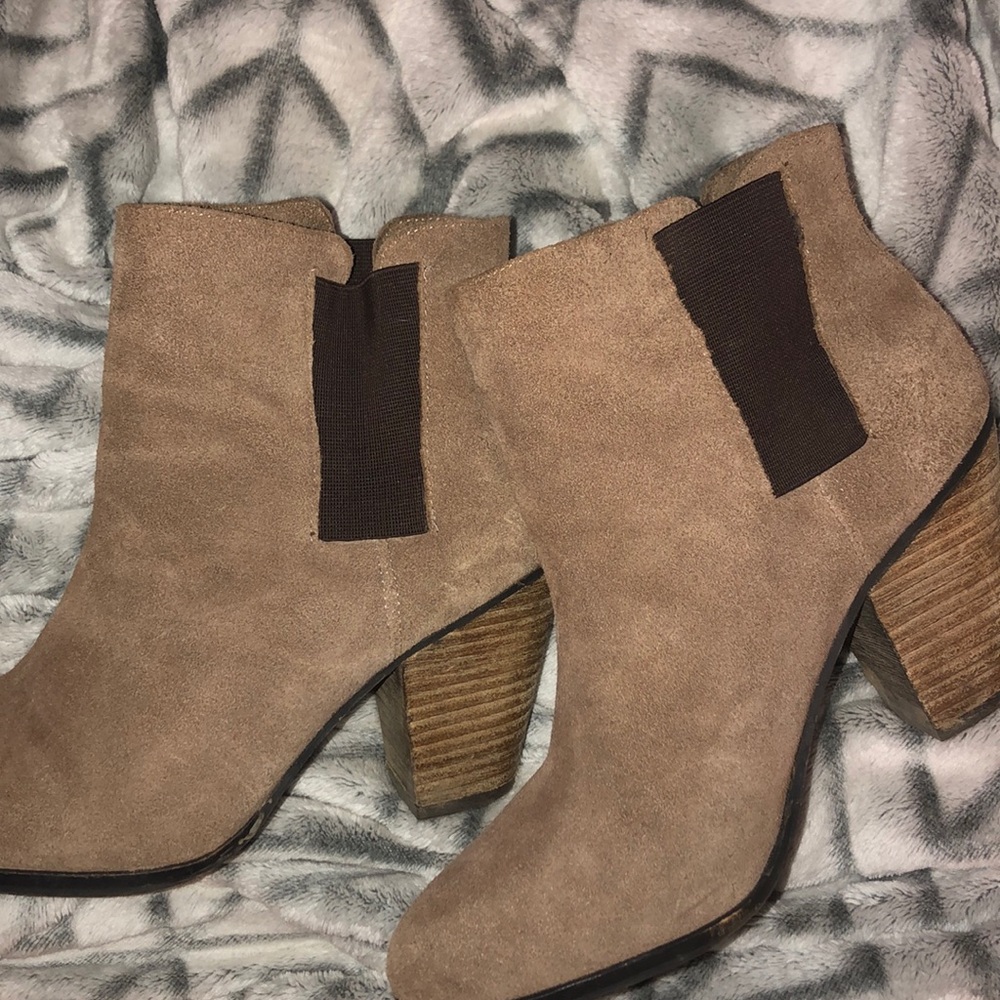 Vinco Camuto Booties
